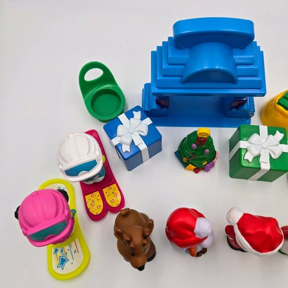 Fisher-Price Christmas Little People Snowman Tree Santa Mrs. Claus Reindeer Adve - Picture 8 of 10